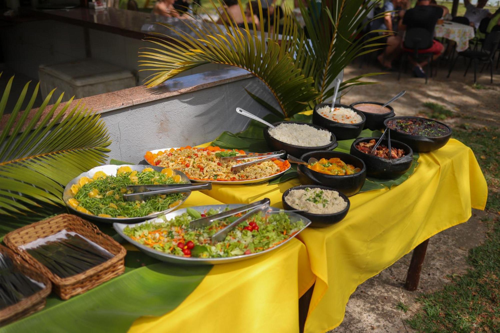 Vale Silvestre Eco Park Hotel โกเวร์นาดอร์ วาลาดาเรส ภายนอก รูปภาพ