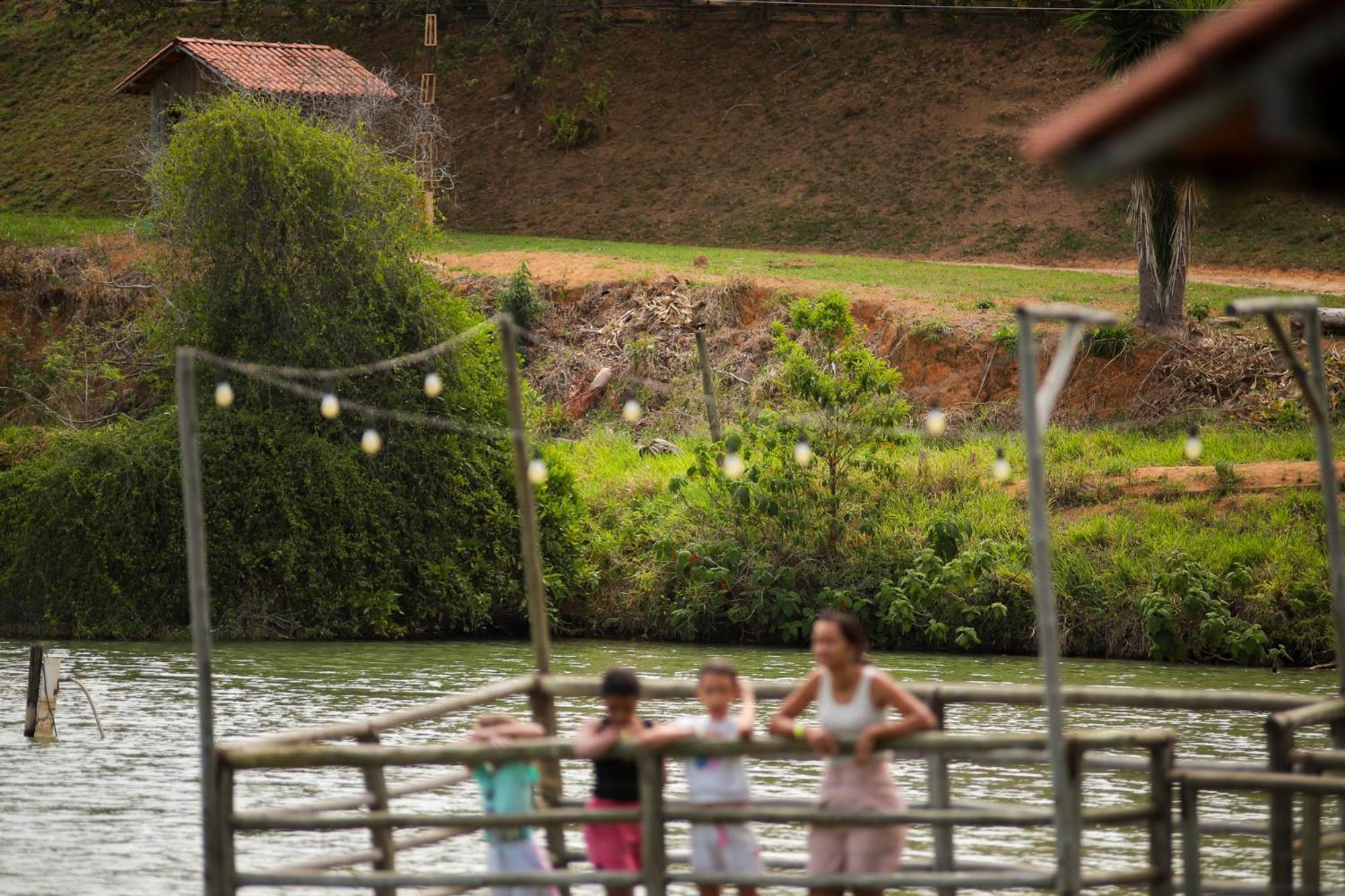 Vale Silvestre Eco Park Hotel โกเวร์นาดอร์ วาลาดาเรส ภายนอก รูปภาพ
