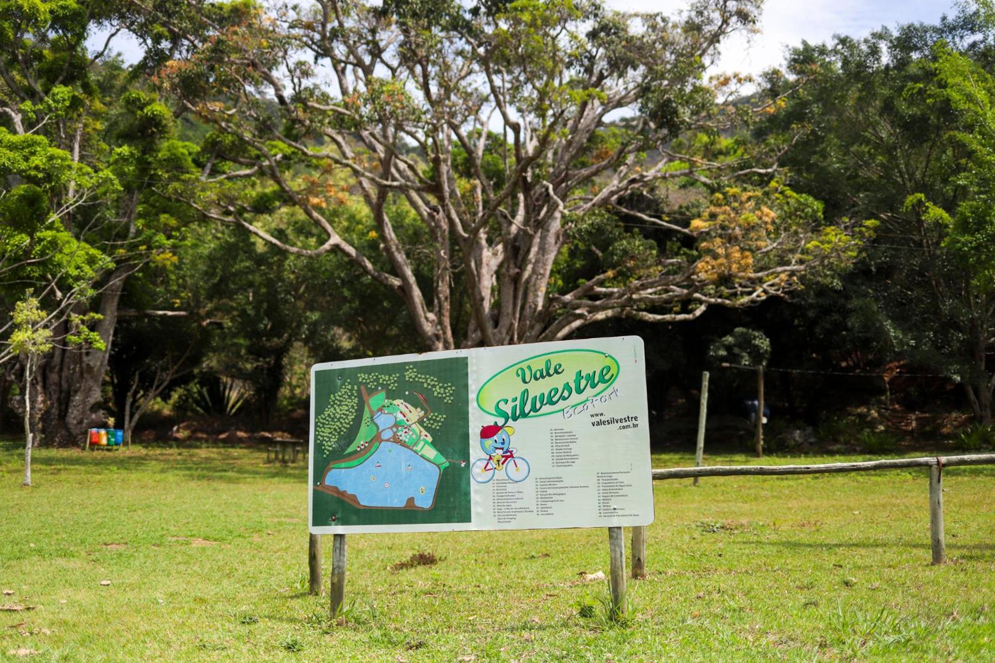 Vale Silvestre Eco Park Hotel โกเวร์นาดอร์ วาลาดาเรส ภายนอก รูปภาพ