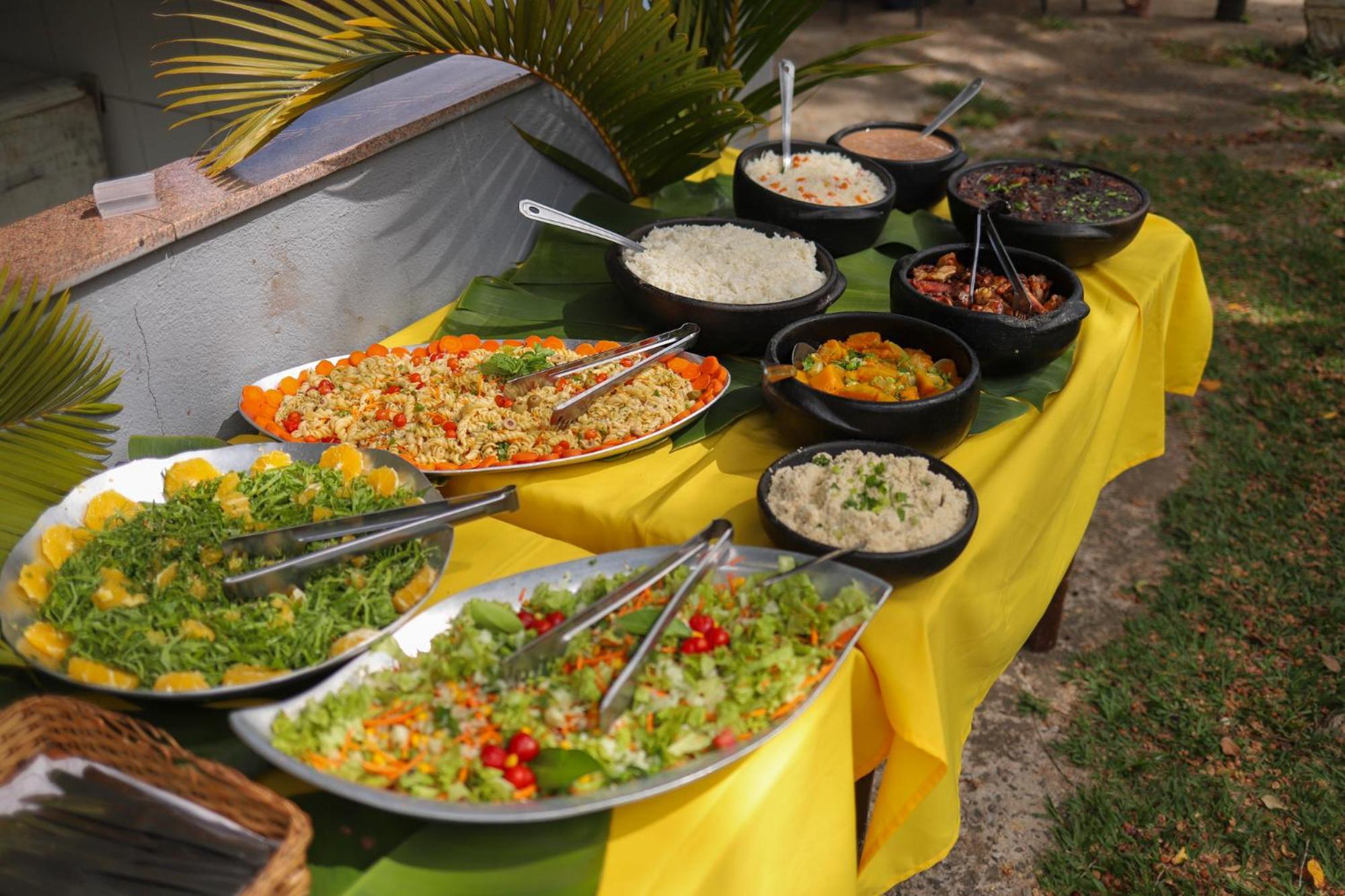 Vale Silvestre Eco Park Hotel โกเวร์นาดอร์ วาลาดาเรส ภายนอก รูปภาพ