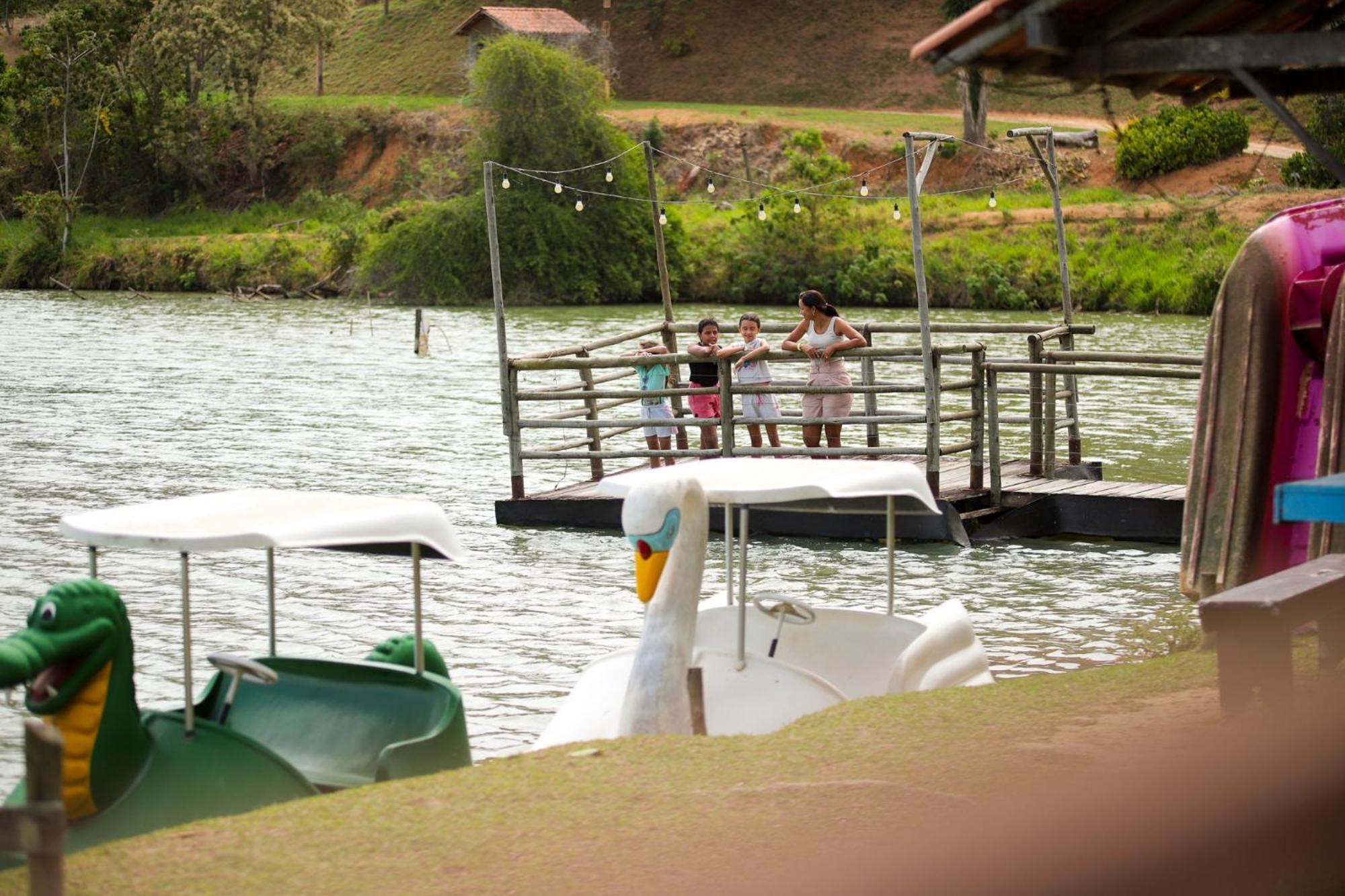 Vale Silvestre Eco Park Hotel โกเวร์นาดอร์ วาลาดาเรส ภายนอก รูปภาพ