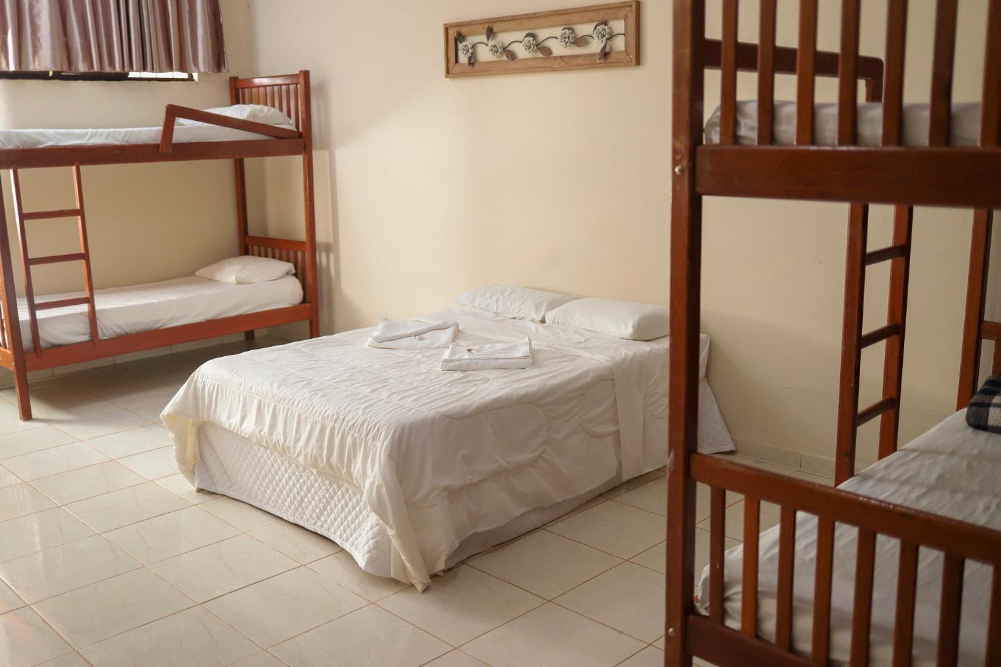 Vale Silvestre Eco Park Hotel โกเวร์นาดอร์ วาลาดาเรส ภายนอก รูปภาพ