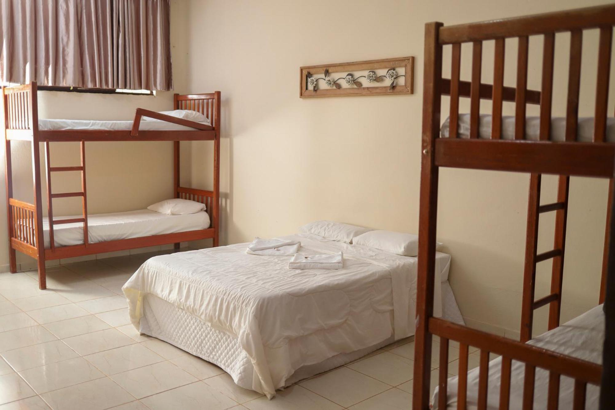 Vale Silvestre Eco Park Hotel โกเวร์นาดอร์ วาลาดาเรส ภายนอก รูปภาพ