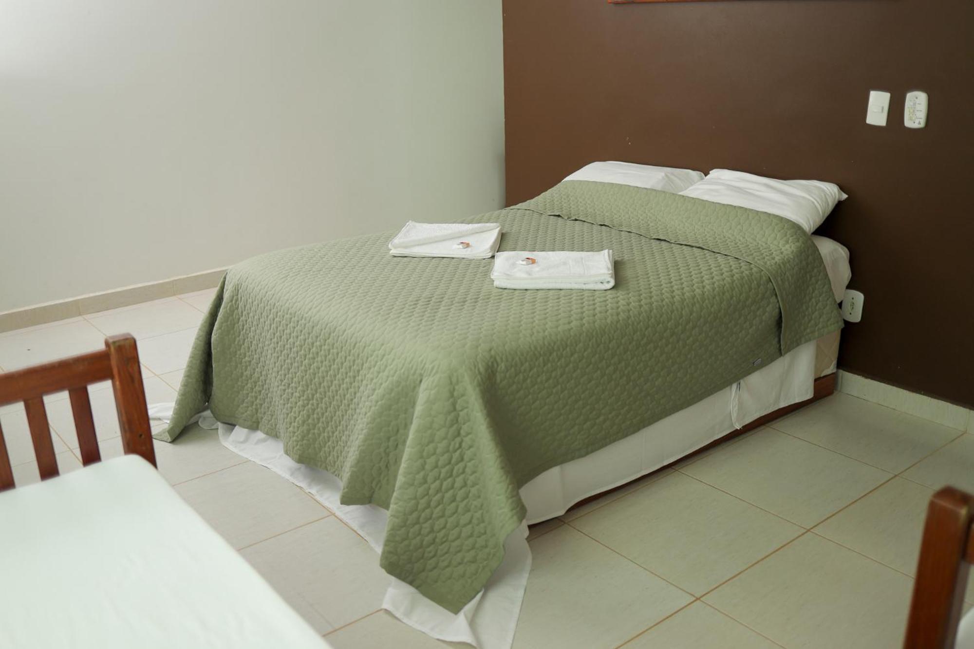 Vale Silvestre Eco Park Hotel โกเวร์นาดอร์ วาลาดาเรส ภายนอก รูปภาพ