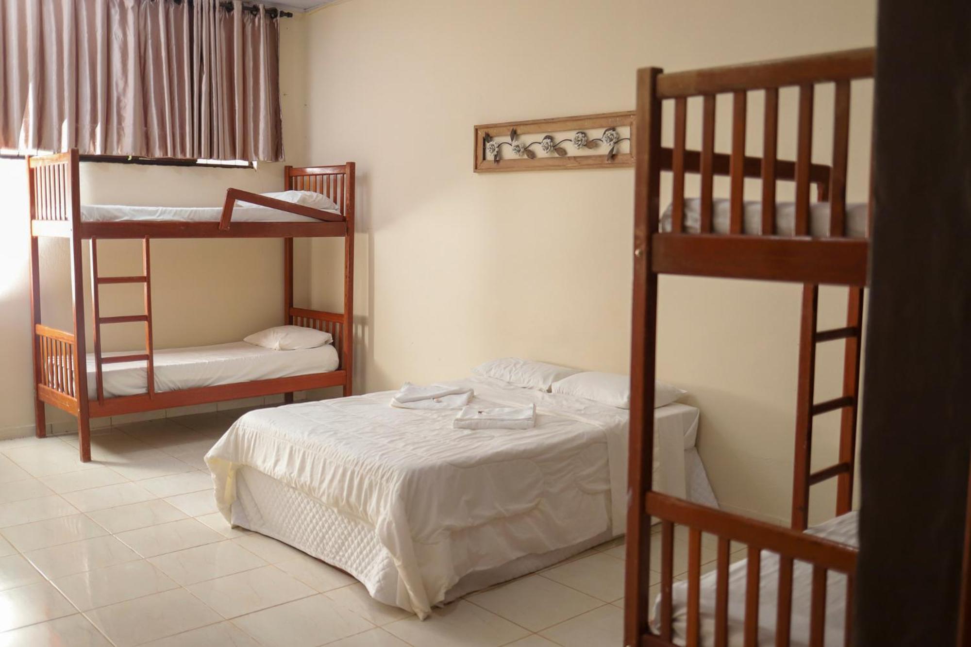 Vale Silvestre Eco Park Hotel โกเวร์นาดอร์ วาลาดาเรส ภายนอก รูปภาพ