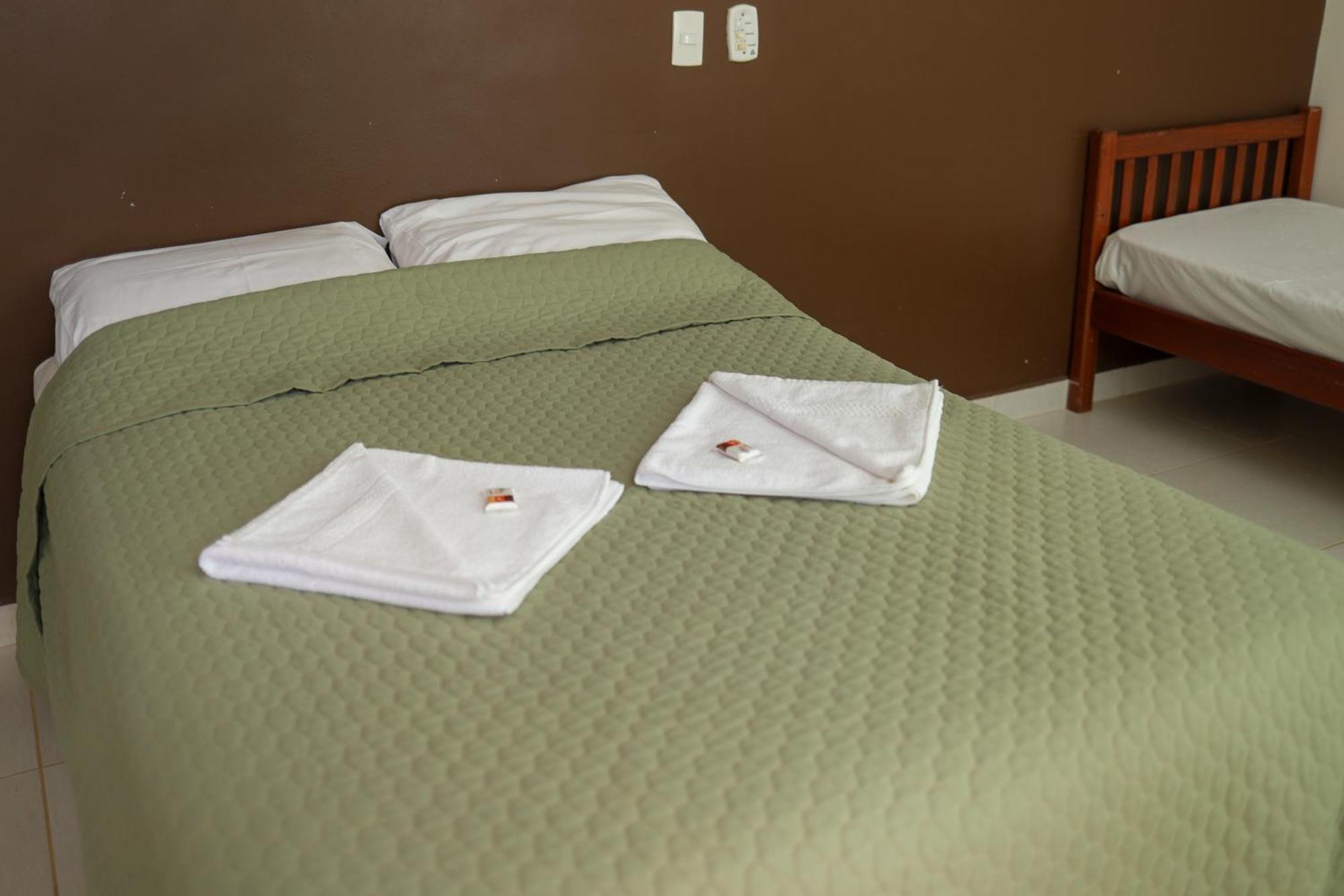 Vale Silvestre Eco Park Hotel โกเวร์นาดอร์ วาลาดาเรส ภายนอก รูปภาพ